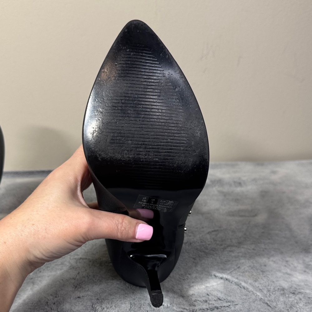 Fergalicious by Fergie “Captain” Studded Ankle Booties - Black - Size 7 - EUC - Picture 13 of 15